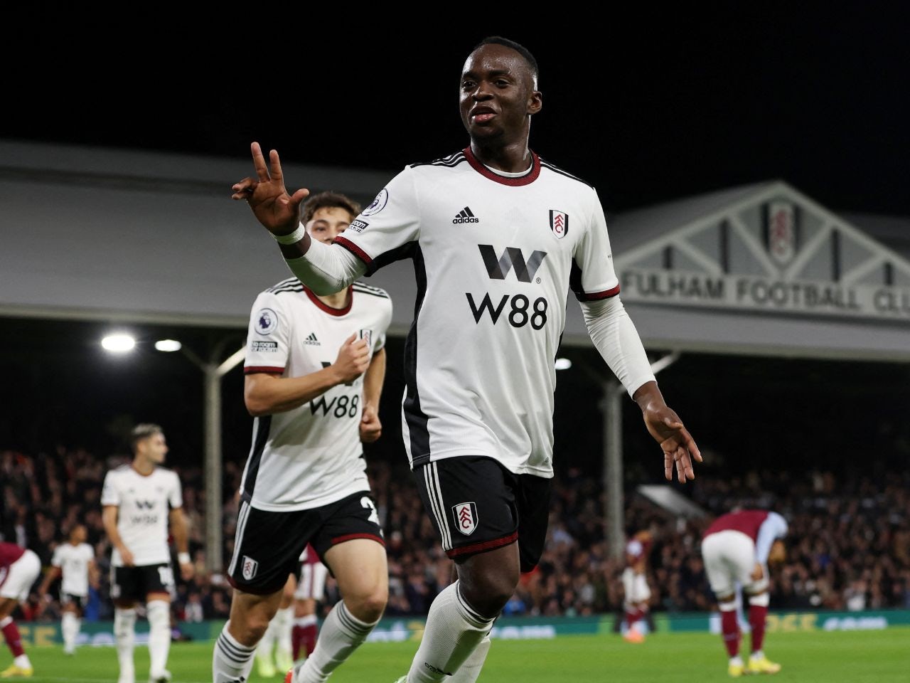 Fulham Confirm Neeskens Kebano Departure Sports Mole