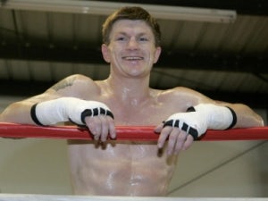 Hooper signs to Hatton Promotions