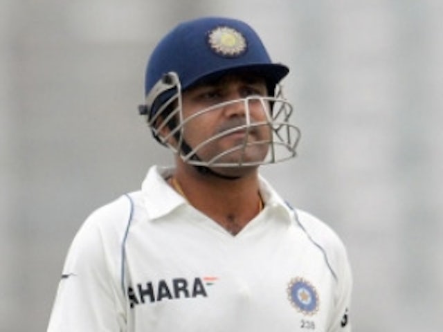 Sehwag hits back at captain Dhoni