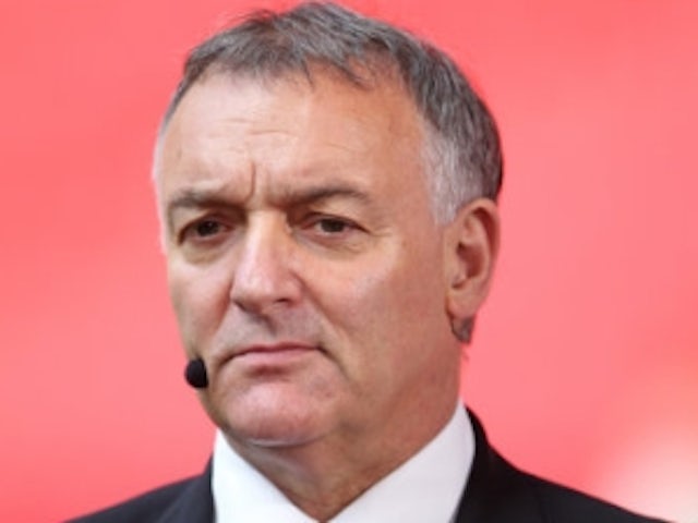 Macari 'concerned' over United's title chances