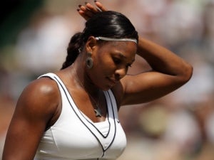 Serena suffers injury scare