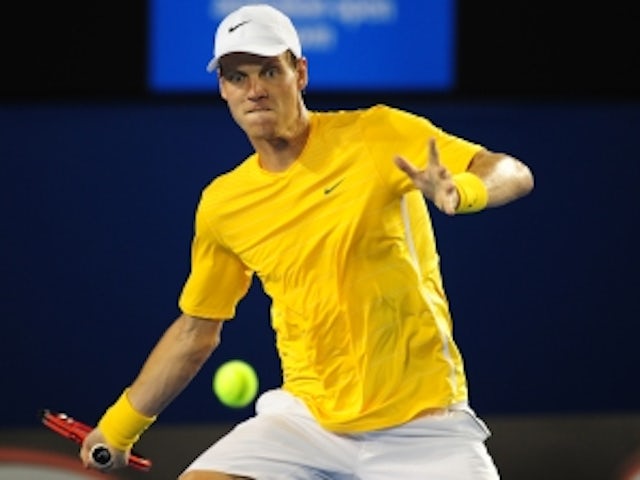 Berdych squeezes past Benneteau in Toronto