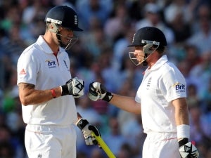 England win third Test match