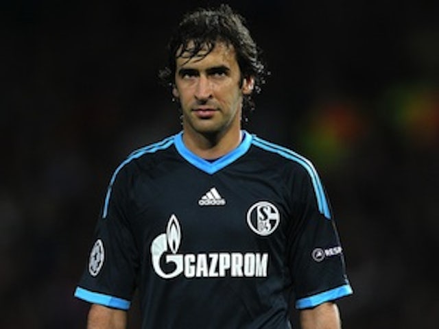 Raul: 'I'm staying at Schalke'