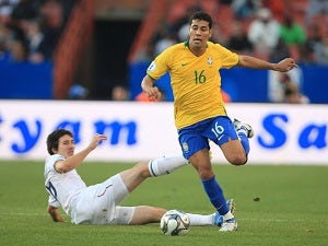 Arsenal set to sign Andre Santos