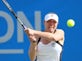 Makarova shocks Zvonareva