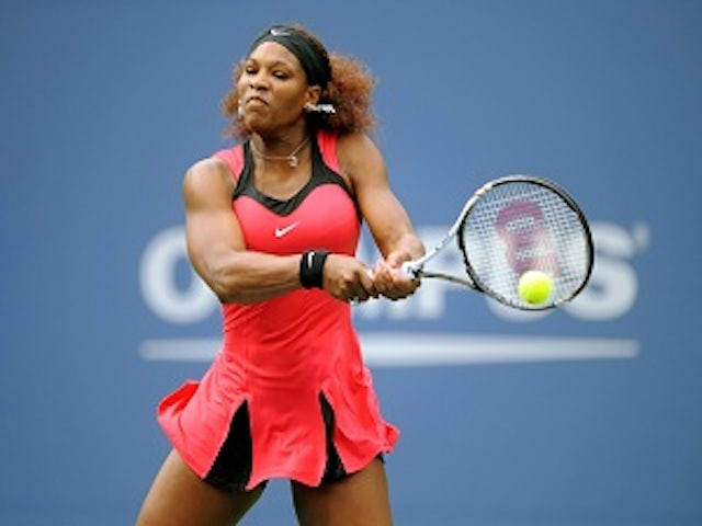 Serena into round four in New York