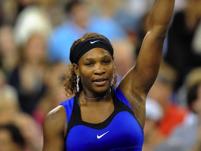 Serena cruises to gold