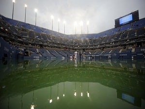 Rain stops play at the US Open