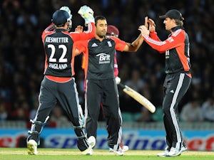 England chase 221 for victory