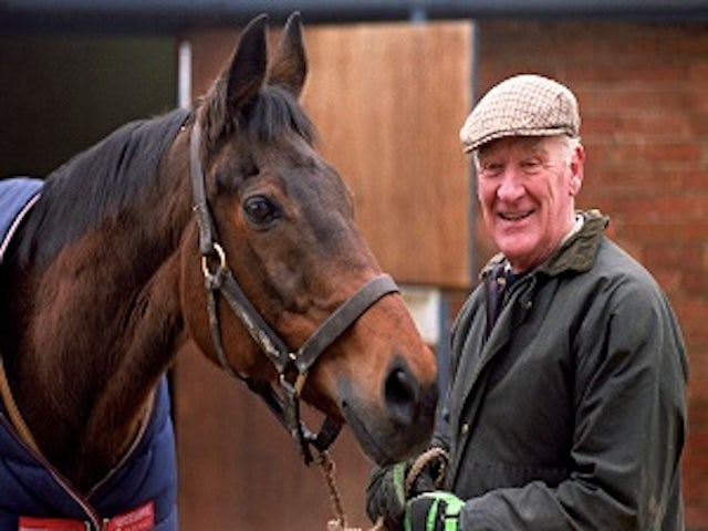 Red Rum trainer McCain dies