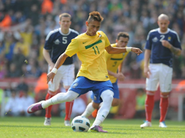 Alves urges Neymar move