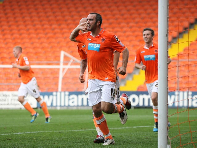 Half-Time Report: Impressive Blackpool frustrated at Huddersfield