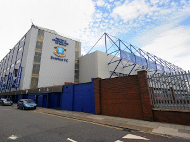 Everton youngster in car crash