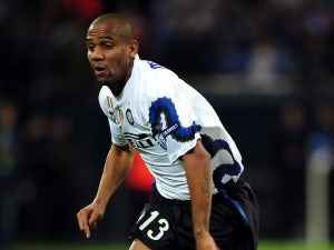 Maicon, Wright join City