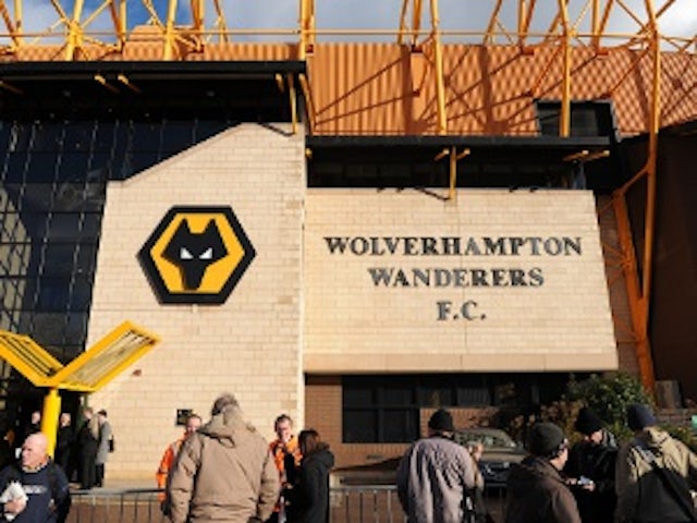 Half-Time Report: Wolverhampton Wanderers 1-0 Barnsley