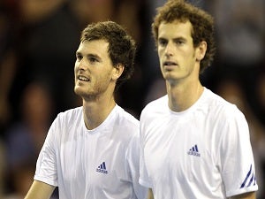 Murray brothers through in Japan