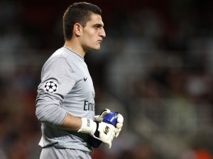 Arsenal price Mannone out of Hull's reach