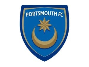 Portsmouth make Holmes signing