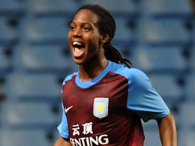 Johnson signs new Villa deal 