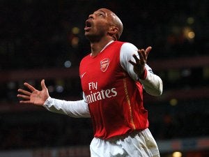 Henry cries at Arsenal anniversary