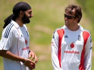 Panesar wickets put England back on top