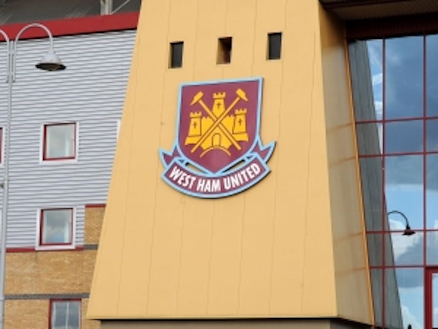 West Ham snap up youngster