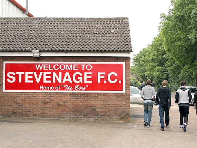 Stevenage sign Smith