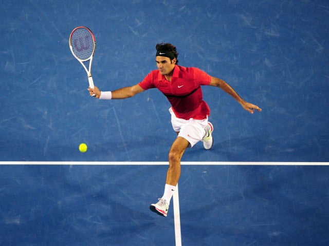 Federer sails through to semi-finals