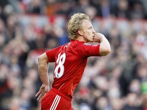 Liverpool to review Kuyt, Maxi contracts?