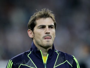 Casillas travels to watch Spain, France