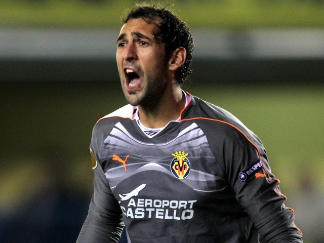 Lopez completes Sevilla move