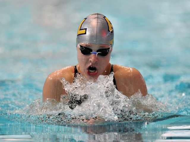 Teenager breaks world breaststroke record