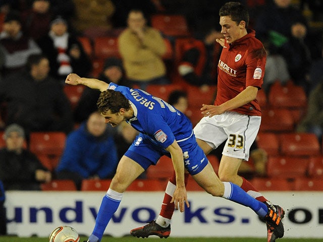 Digby pens new Barnsley deal