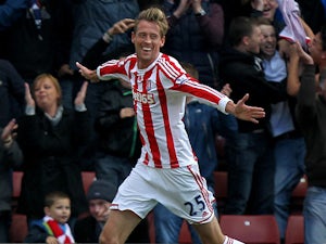 Pulis: 'Crouch can have impact'