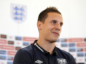Jagielka satisfied with "professional" England