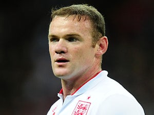 Rooney plays down Van Persie, Williams spat
