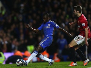 Ramires expects Rooney "duel"