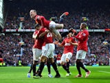 Wayne Rooney humps Robin van Persie's shoulder