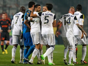 Fenerbahce earn narrow win at Marseille