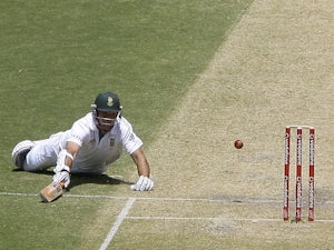 Smith leads SA response with century