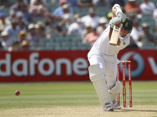 South Africa lose two wickets to Pakistan by lunch on day one ...