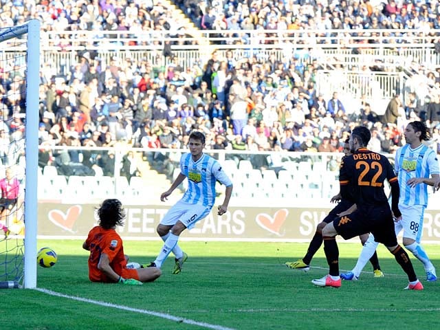 Roma's Mattia Destro scores the opener against Prescara on November 25, 2012