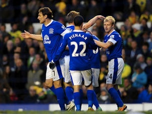 Naismith gives Everton lead