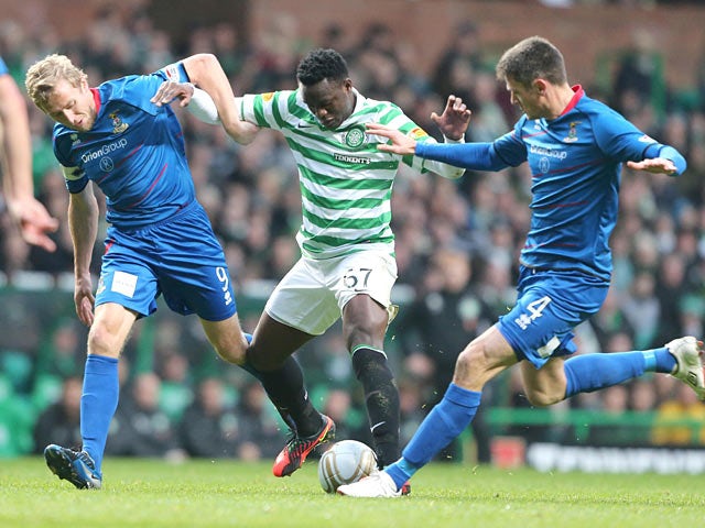 Victor Wanyama and Richie Foran battle for the ball on November 24, 2012