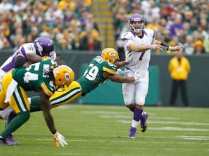 Packers win as Ponder struggles