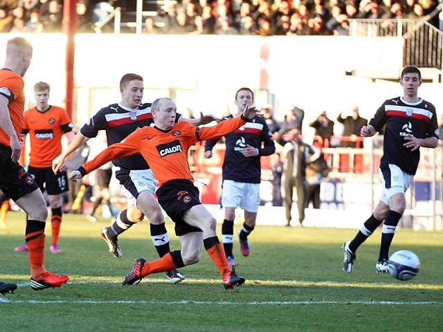 Flood wants Dundee stay