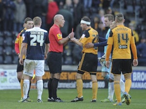 Hull boss Bruce to appeal son's red card
