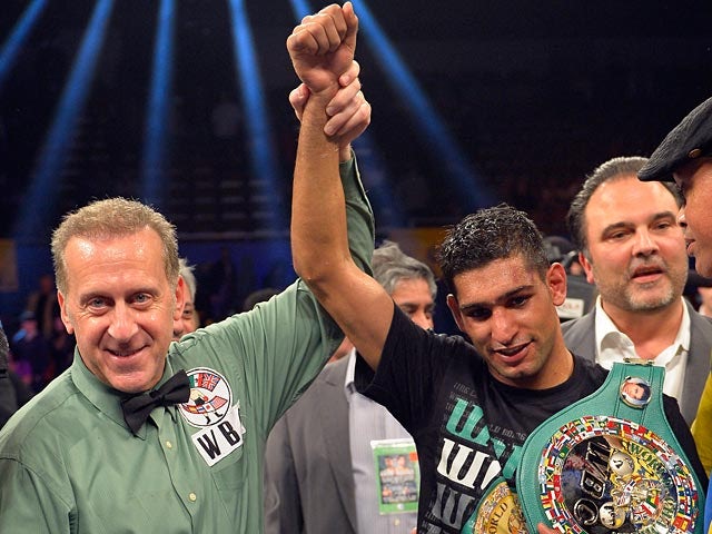 Khan tips Mayweather to beat Alvarez