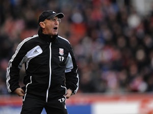 Pulis angry with Arsenal players